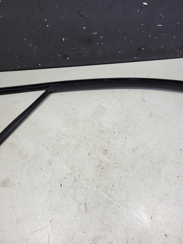 фото №7, Прокладка направляющая стекло правый перед peugeot 2008 i 9673086280