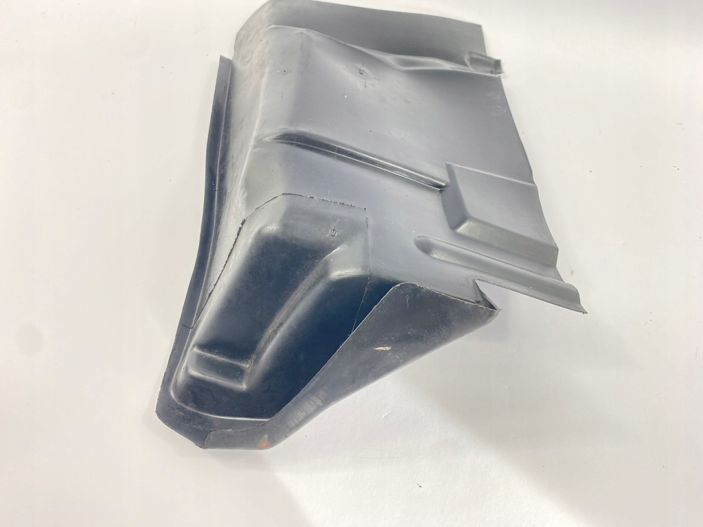 Купити Накладка блок управління модулів za акумулятором пластик mercedes w124 1246261630