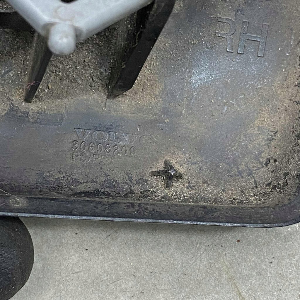 фото №5, Заглушка распылителя лампы фара правая xc90 i