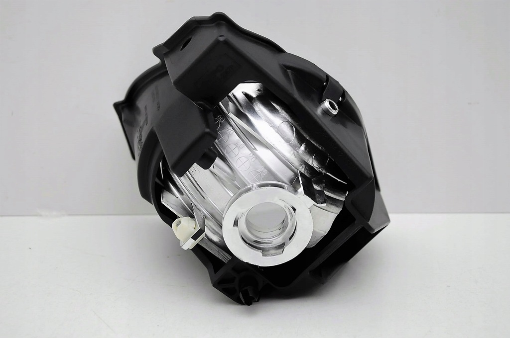 фото №3, Toyota hilux od 2012- противотуманная фара правый новый ^