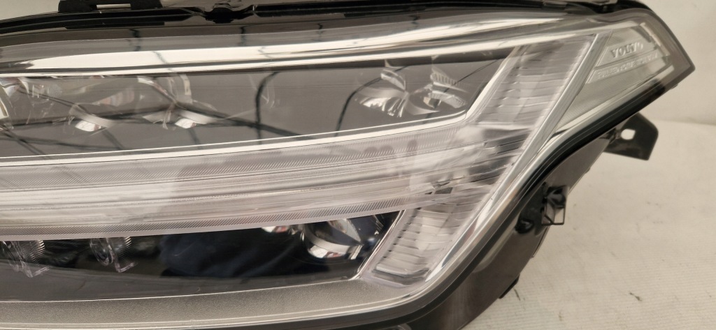 Volvo xc90 2 full led active high beam фара передня ліва Зі Шроту