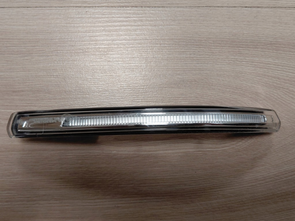 фото №1, Opel ampera / chevrolet volt ii поворотник led правого зеркало оригинальный номер