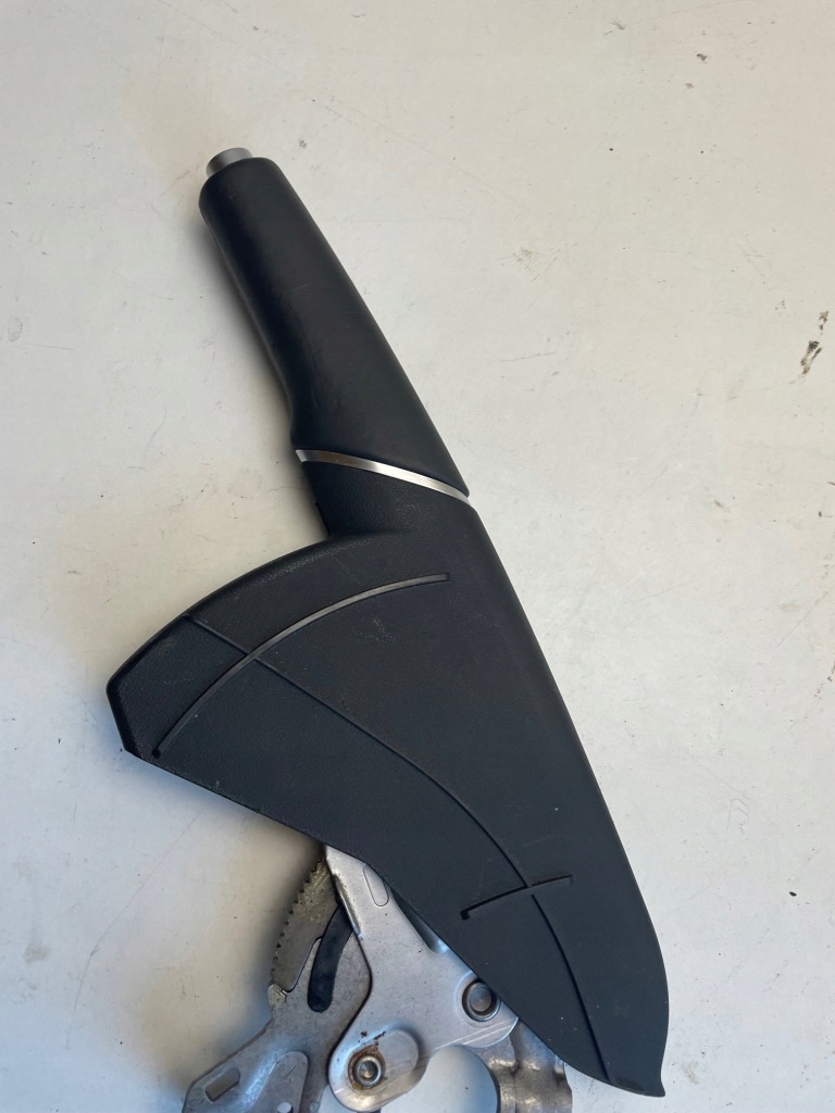 фото №1, Audi a1 8x рычаг тормоза ручного 8x0711463b