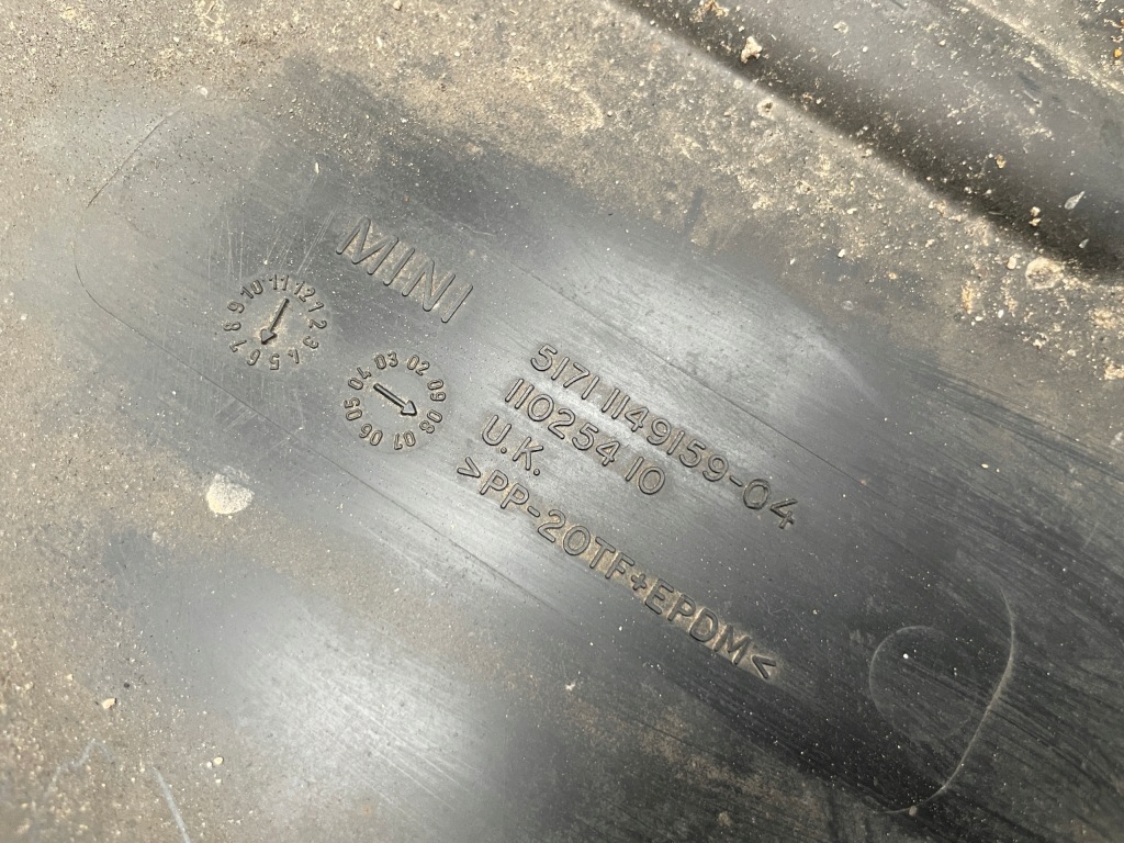 Mini r50 r52 r56 накладка багажника подвеска задняя Оригинал