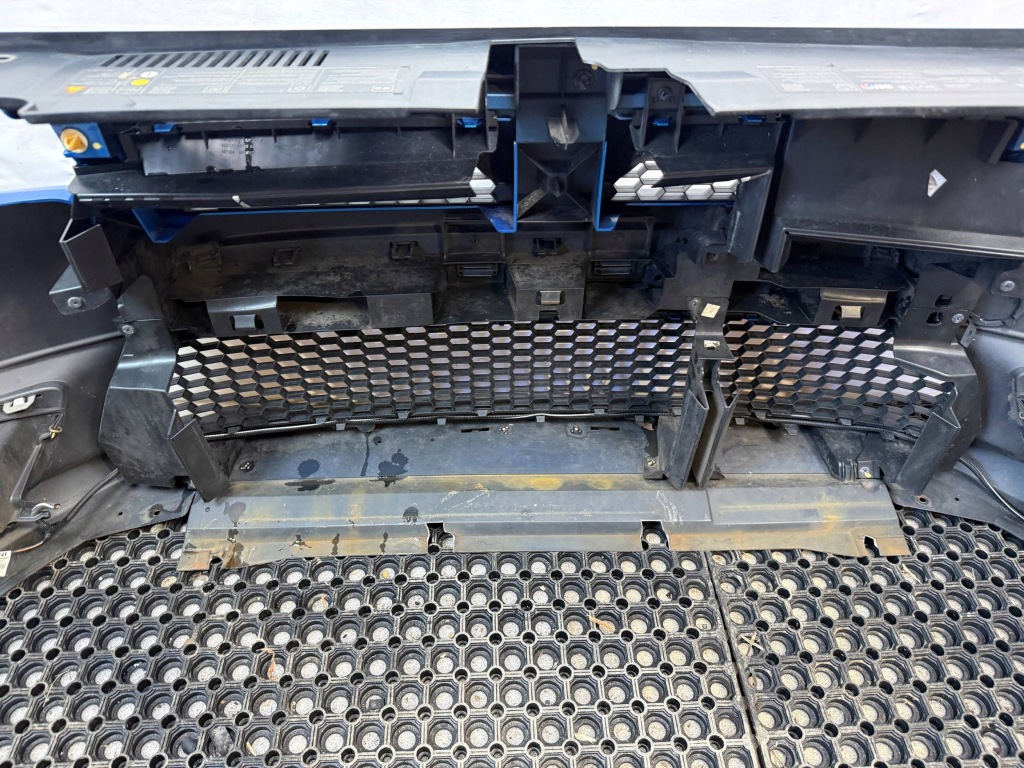 Бампер перед передний противотуманная фара решётка радиатора dacia sandero 2 stepway terpl 2012- с Разборки