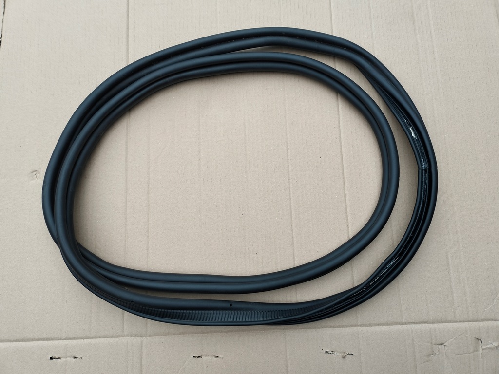 фото №1, Dacia sandero iii прокладка крышки багажника