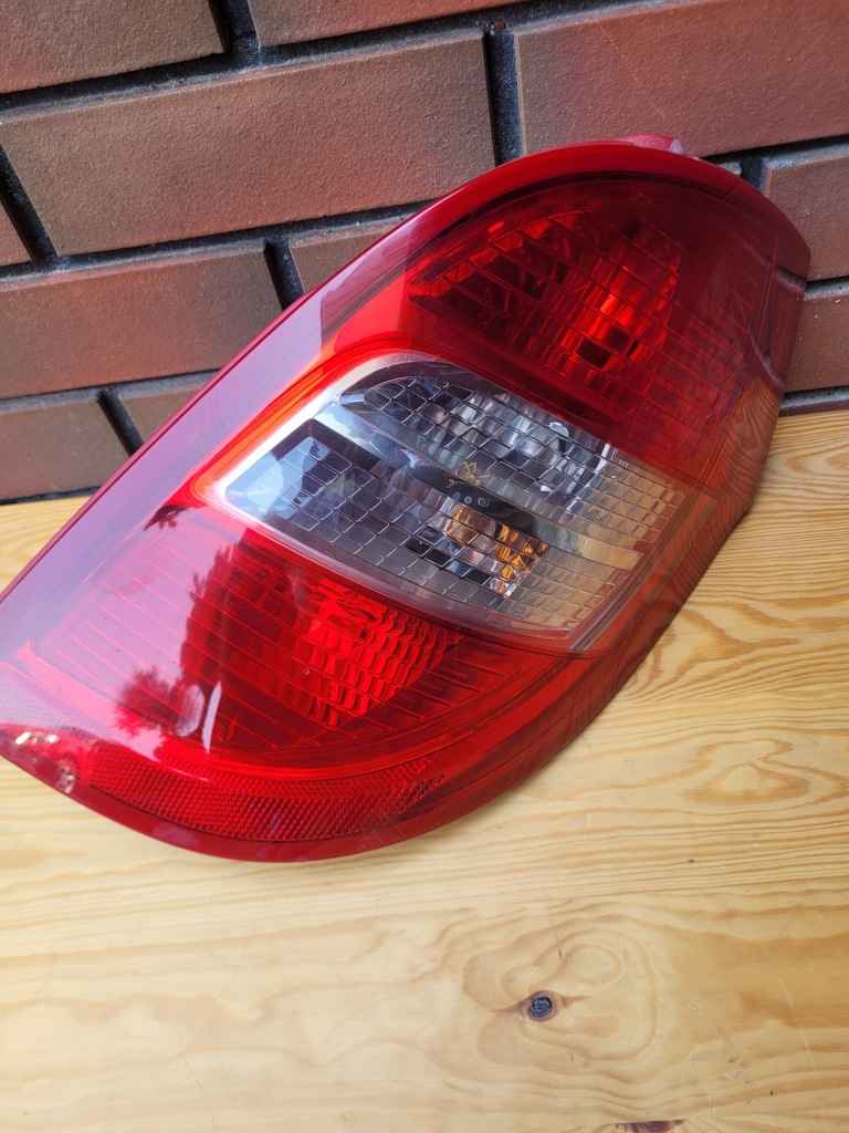 фото №1, Mercedes w169 lift лампа правый задняя avantgarde