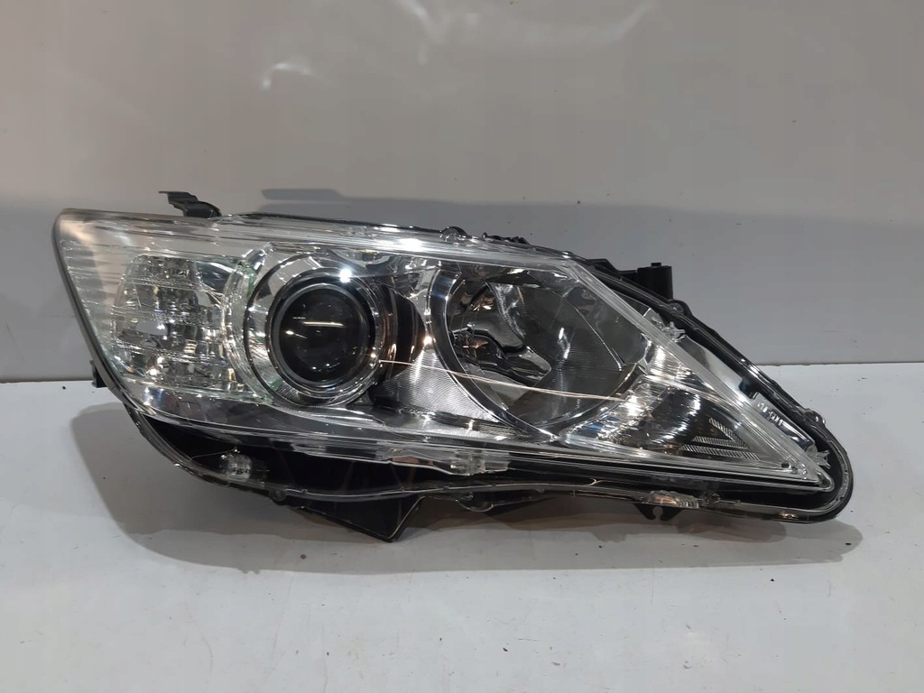 фото №1, Toyota camry xv50 12+ лампа ксенон r - 13250