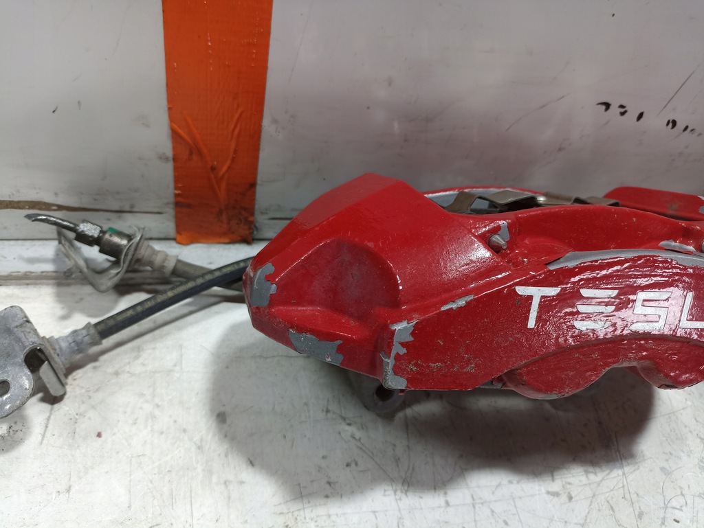 фото №9, Tesla model 3 суппорты тормозные диски тормозные