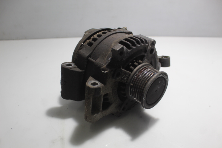 фото №1, Генератор toyota avensis ii t25 2.0d4d