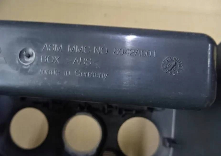 фото №8, Рамка panela бардачок mitsubishi colt vi 6 8042a001 nr54