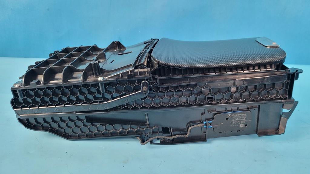 фото №6, Mercedes w206 c220 21r бардачок тунель середній a2066805805