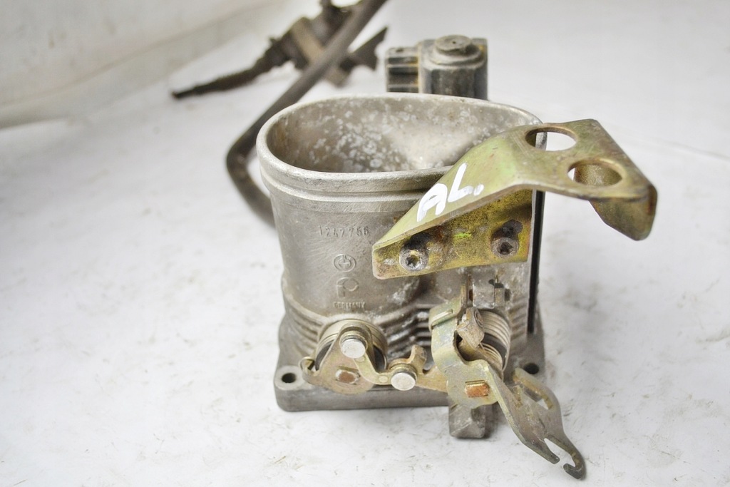 Bmw e36 дроссельная заслонка 3284010237 1247756 0280140575 с Разборки
