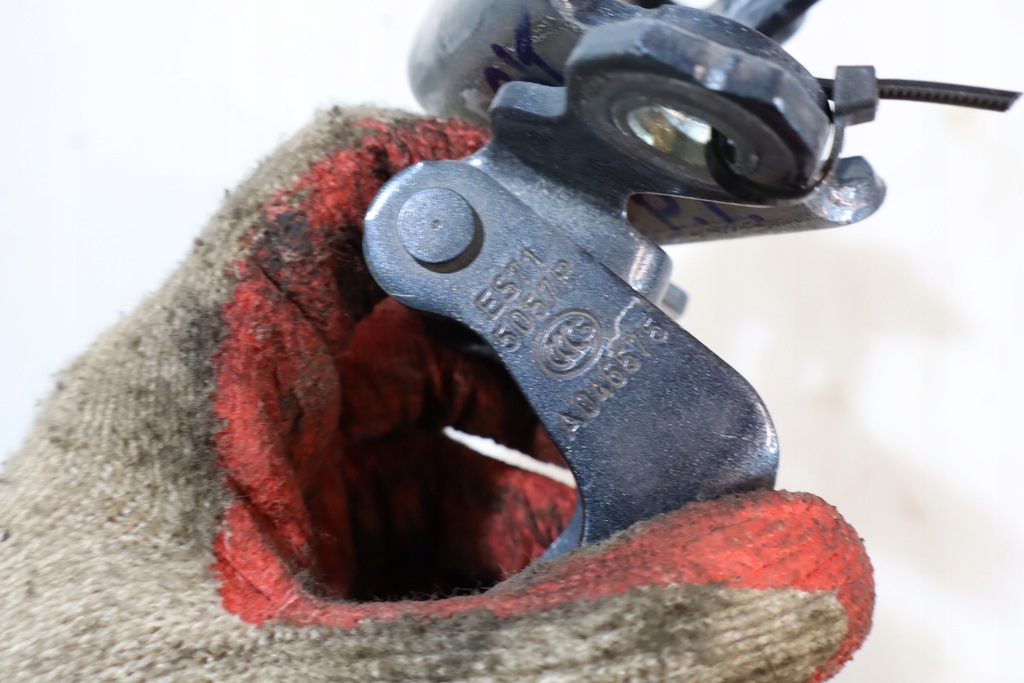 фото №4, Петля дверь правый задняя renault megane iv