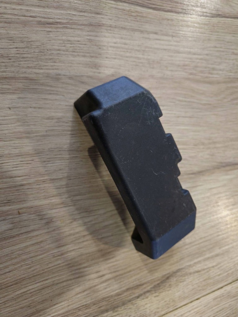 фото №1, Кришка захист запобіжників 13302322 opel zafira c