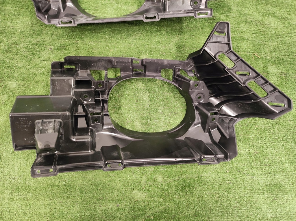 фото №10, Кронштейн насадки выхлоп audi rs3 8y 8y0807364