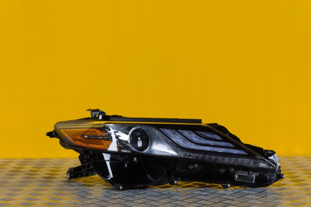 фото №1, Toyota camry 18- фара лампа led поворотная r usa