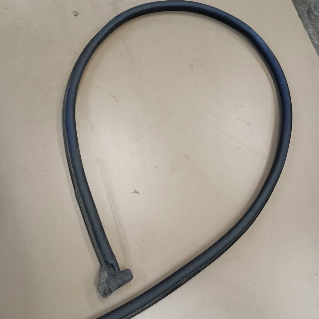 фото №4, Mercedes sprinter 907 прокладка дверь задних