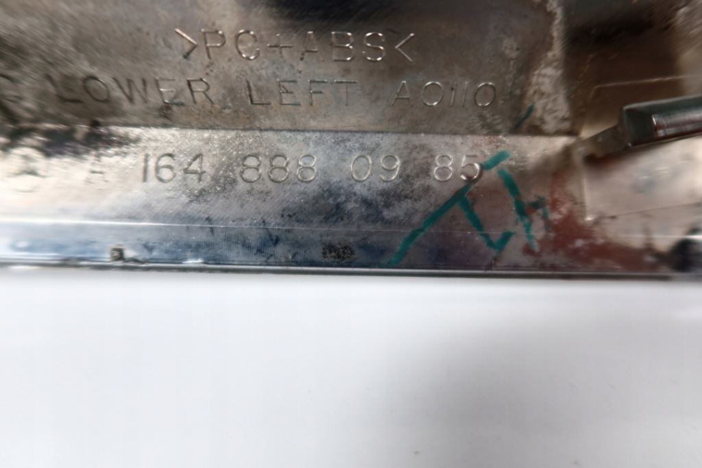 Mercedes w164 x164 gl решітка радіатора решітка  молдинг накладка ліва нижня 1648880985 Зі Шроту