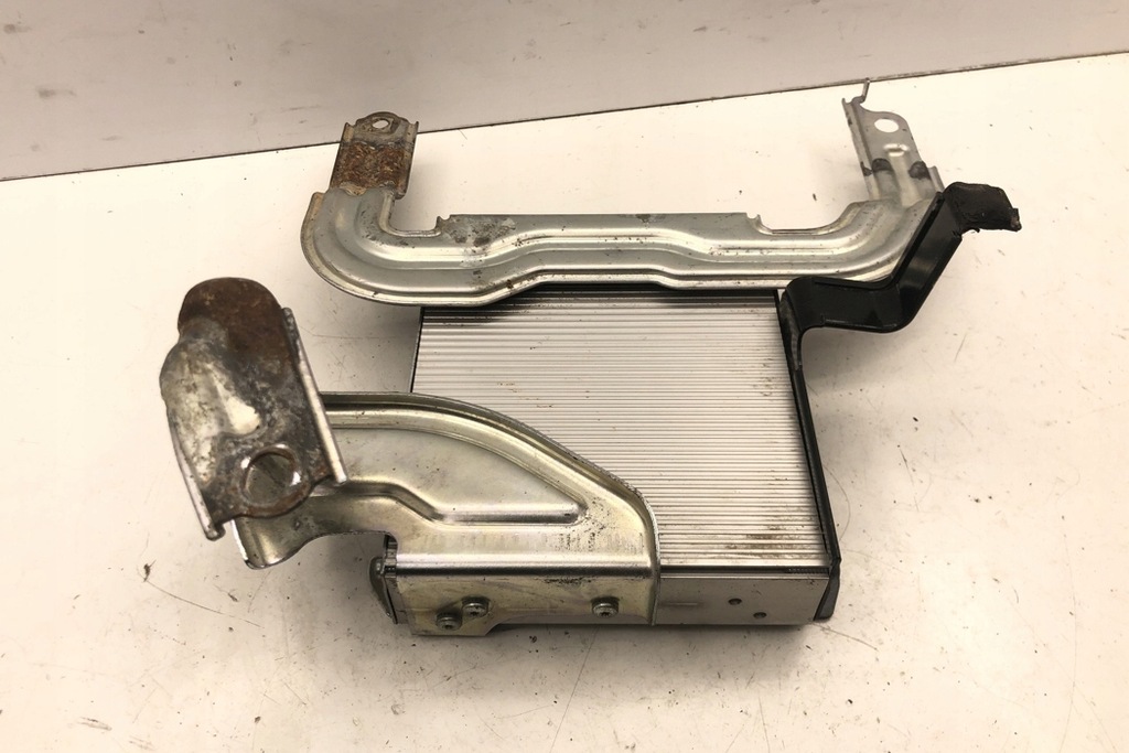 фото №10, Усилитель toyota prius хэтчбек _w2_ 862800w460 2007