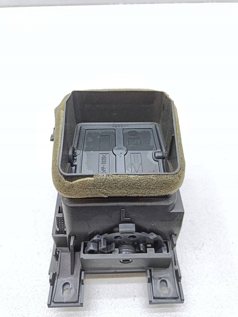 фото №7, Opel signum 2006 боковая решётка обдув панели приборной панели