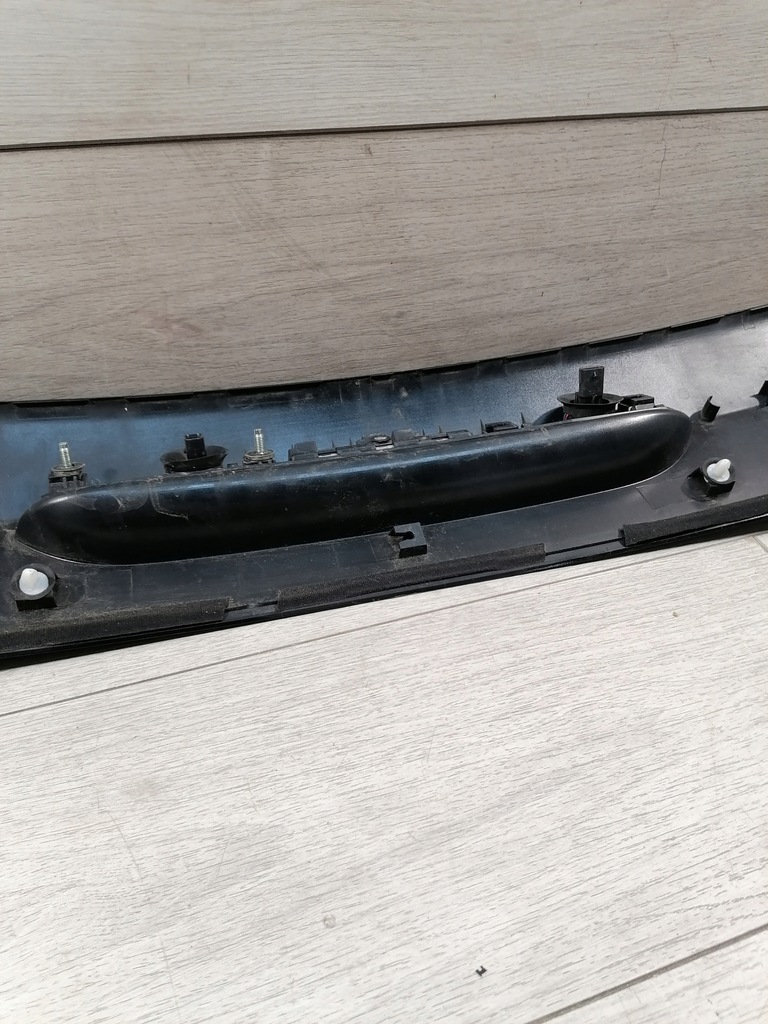 фото №12, Volvo v40 xc40 накладка крышки задняя 31301301