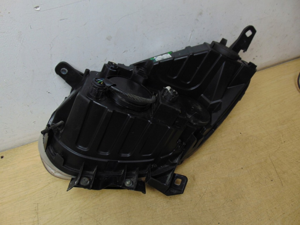 фото №10, Лампа права перед fiat doblo ii 51810671 europa