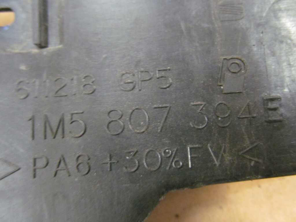 фото №8, Seat оригинальный номер 1m5807394e направляющая бампера