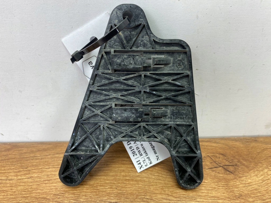 фото №1, Кронштейн кронштейн dodge challenger 2015+