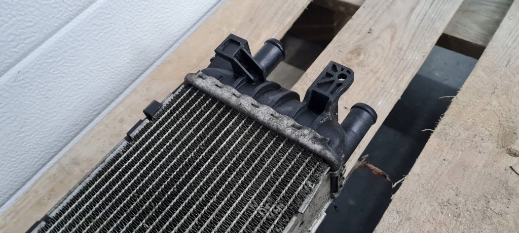 A6 c7 4g рестайлинг  радиатор дополнительная воды 2.0 tdi a4 b8 a5 q5 4g0145804d Недорого