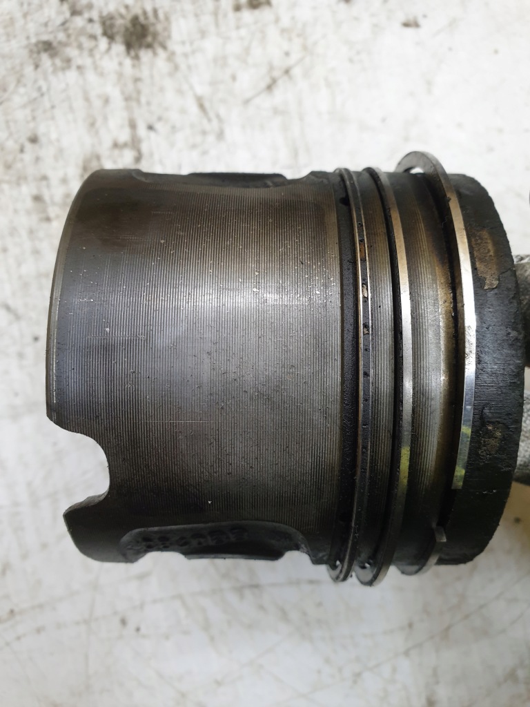 фото №1, Поршень bmw 2,0d n47d20a