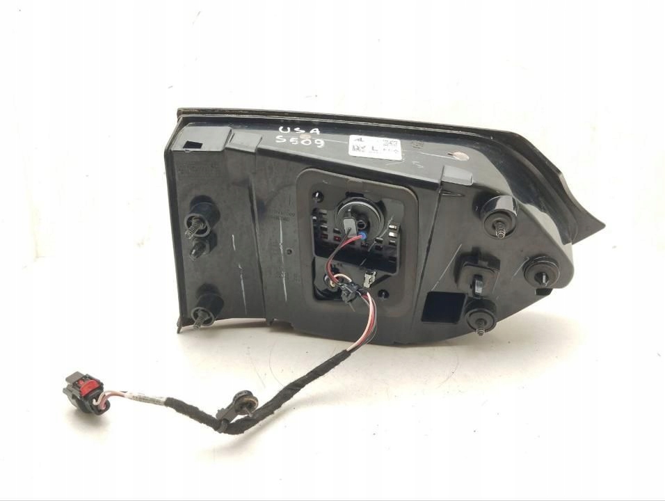 фото №6, Chrysler pacifica 2018 лампи задній кришки багажника 68228941ae