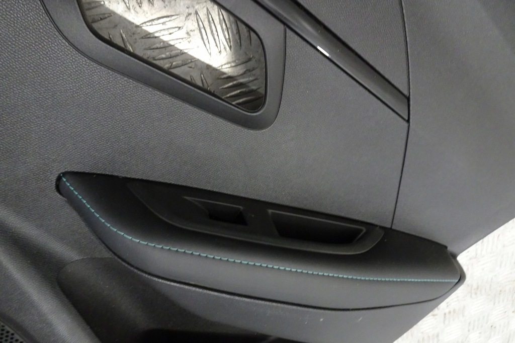 фото №8, Peugeot 208 ii обшивка обшивки оббивка двері