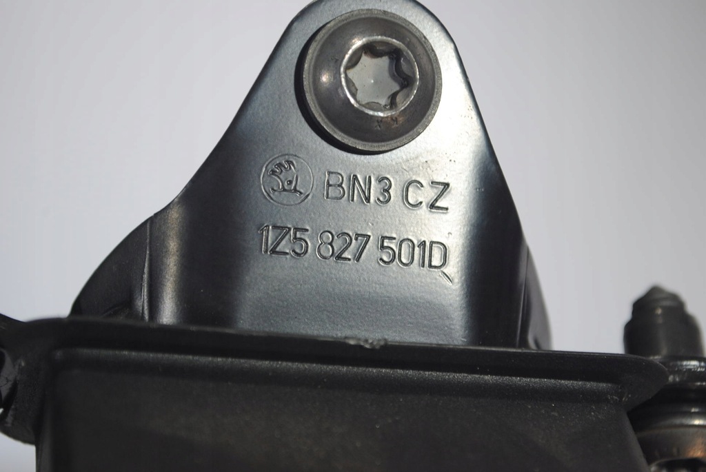 фото №4, Замок крышки багажника 1z5827501d skoda octavia ii