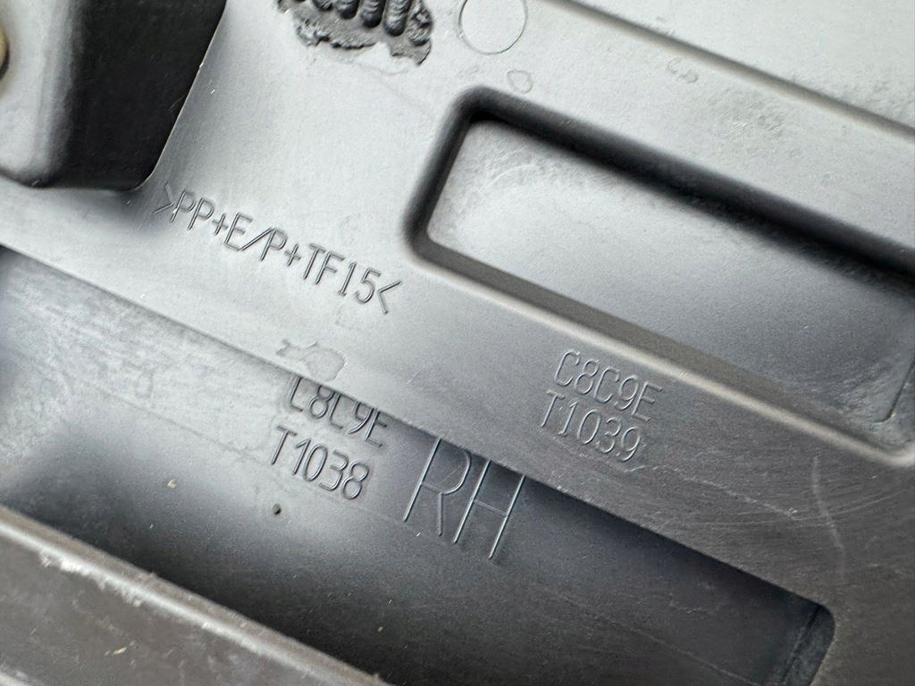 фото №16, Jaguar f-pace x761 16r- молдинг двері правий задня права задня hk83-274a48-a