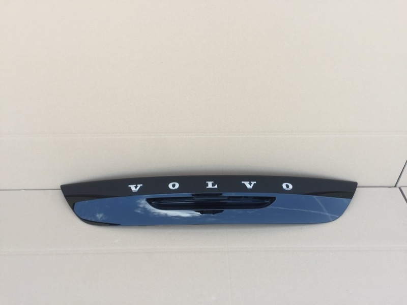 фото №1, Volvo v40 накладка задній кришки кришка багажника задня