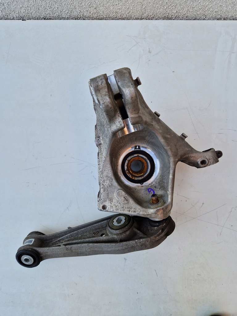 фото №1, Поворотный кулак ступица левая перед porsche 991.341.657