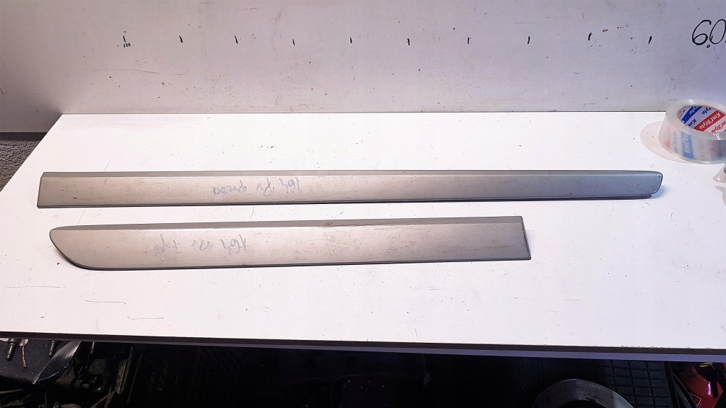 Купити Mercedes ml w164 молдинг двері передніх правих 1646901462