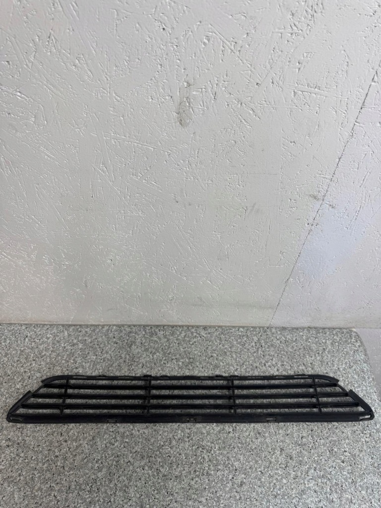 Решётка бампера volvo v40 ii 2012-2018r 31347091 Недорого