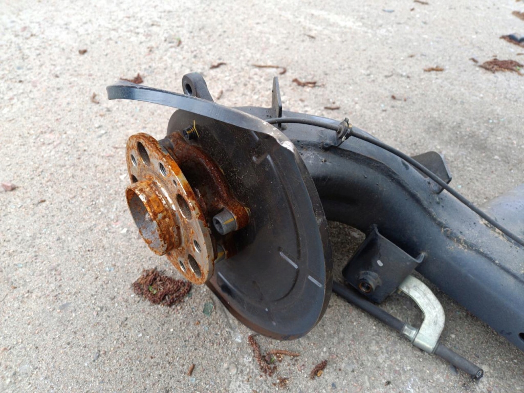 Ssangyong tivoli балка підвіска задній в Україні