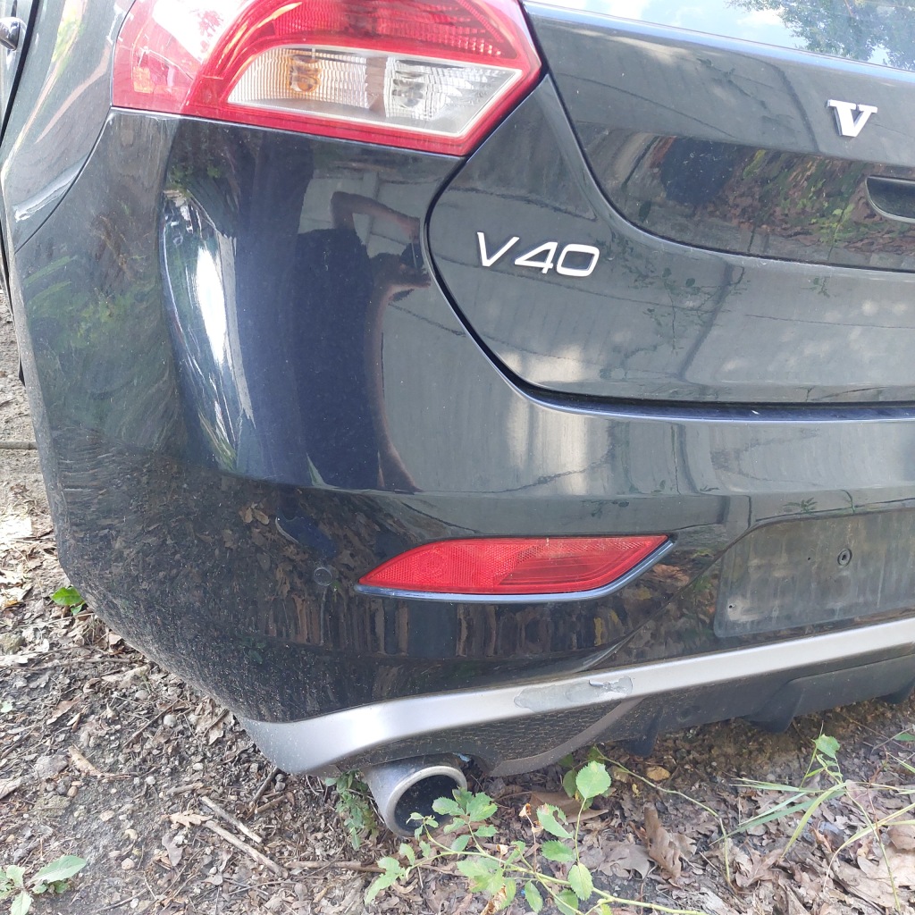 Volvo v40 ii 2014 r-design бампер задній kompletny колір 452-46 pdc напрямні Ціна