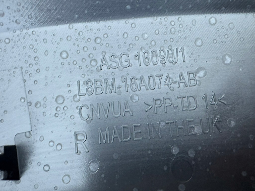 фото №16, Land rover defender l663 20r- молдинг крыла правый перед правая l8bm-16a074