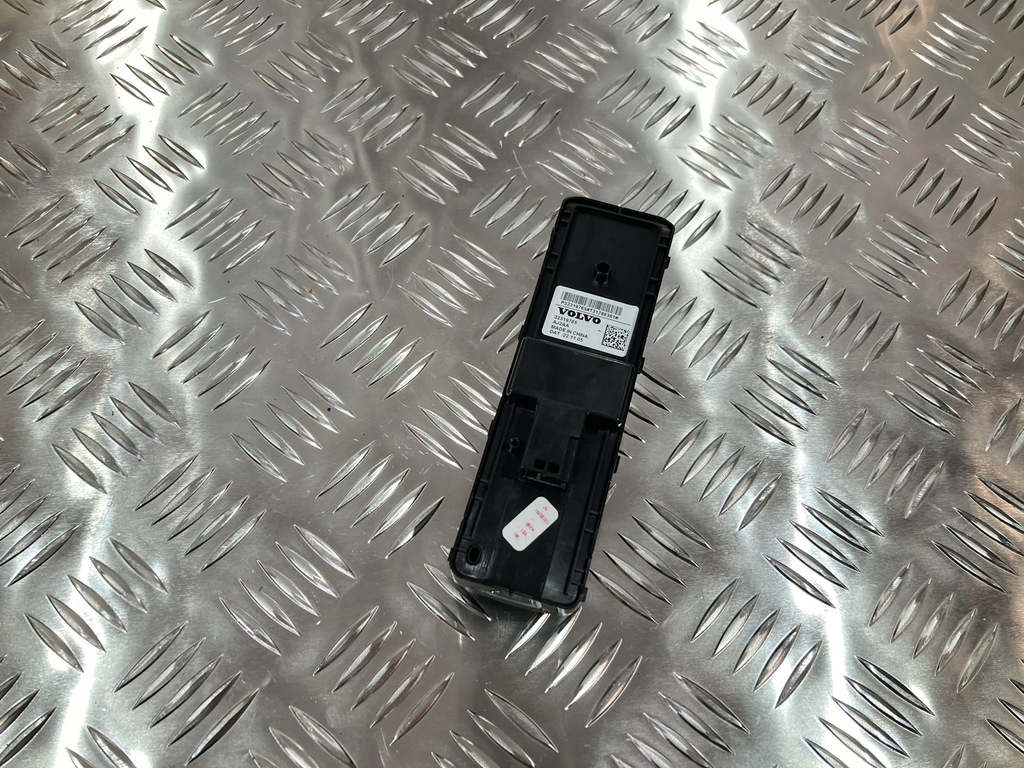 фото №2, Панель окон зеркал volvo ec40 c40