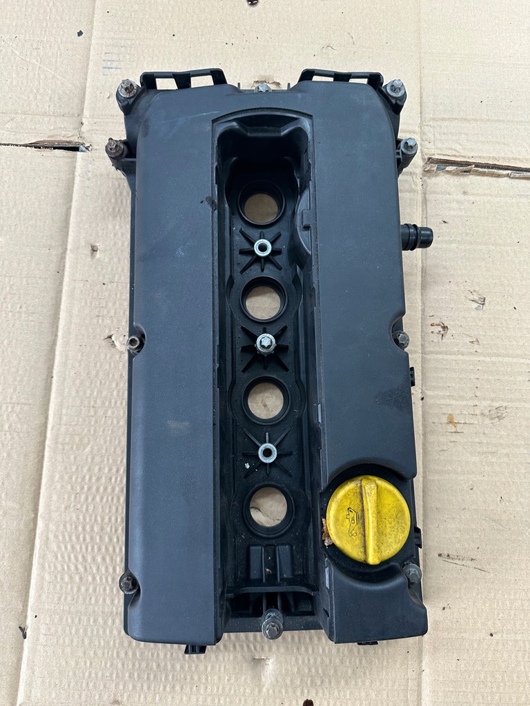 фото №1, Opel крышка клапанов 55564395