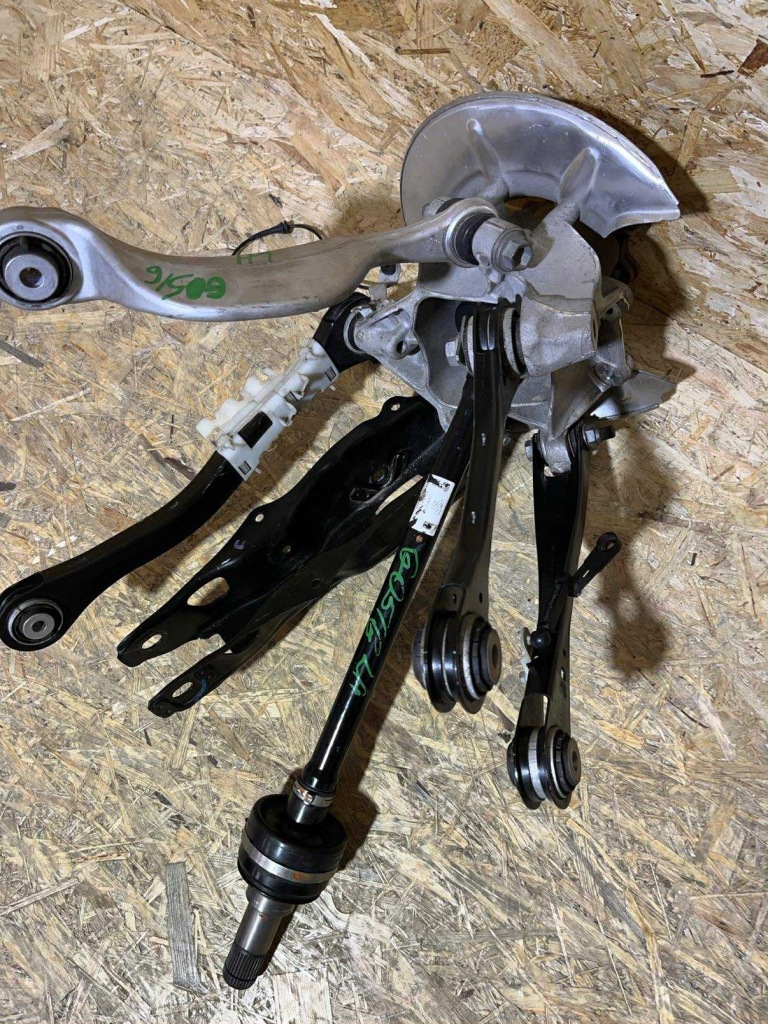 Поворотний кулак ступиця важелі привідний вал ліва задній bmw x5 g05 x6 g06 23r 8km 6876653 Недорого