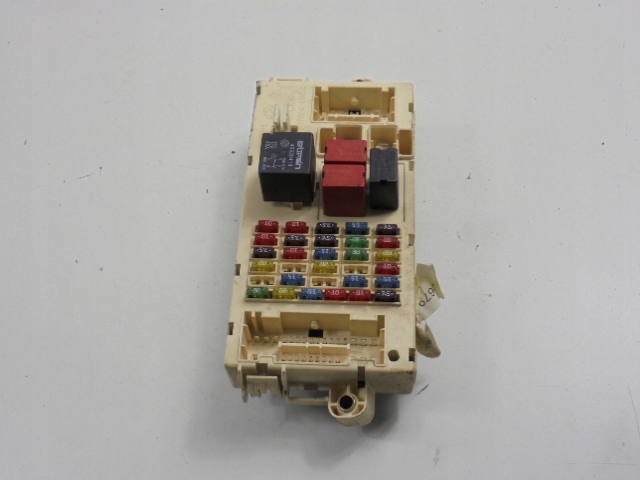 Fiat punto 2 188 99-03 коробка запобіжників 46798451 46758961 Зі Шроту