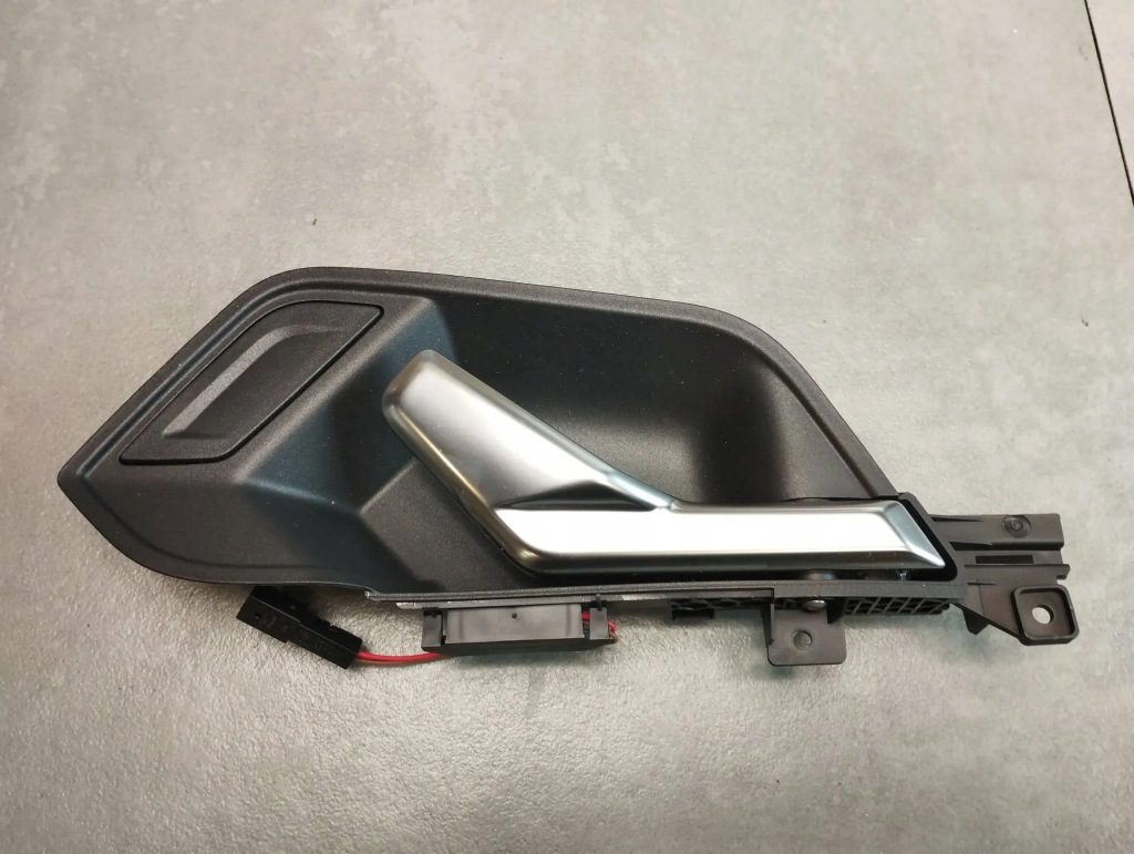 фото №1, Audi q3 f3 83a ручка внутренняя левая перед 83a837019f uk