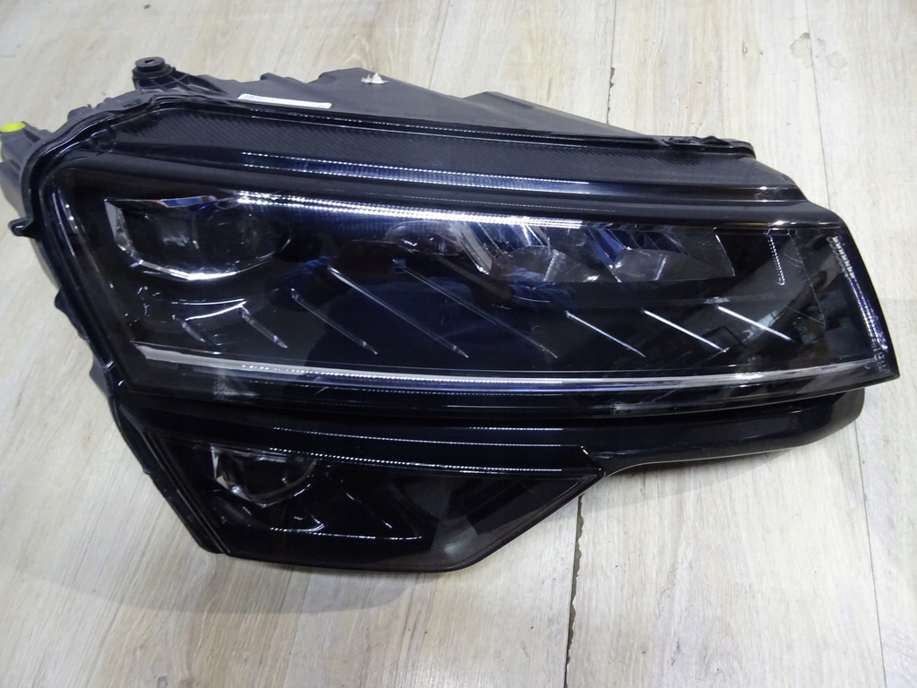 фото №10, Лампа права перед skoda karoq full led 57b941016d