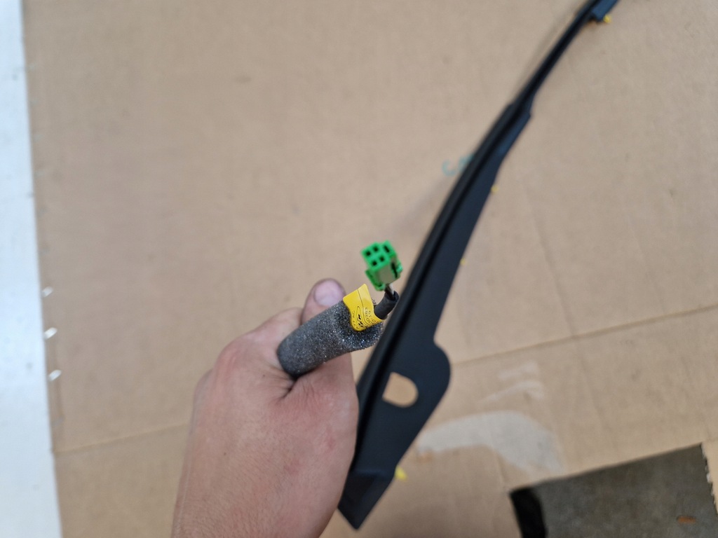 фото №7, Land rover discovery v 5 молдинг крышки багажника hy32-406a77-ac