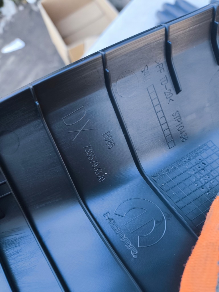 Jeep renegade jeep renegade накладка накладка порог правый  7355793370 ? Киев